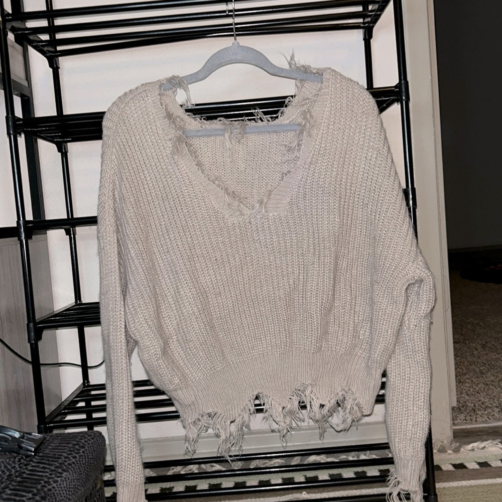 Destroyed light sweater💫